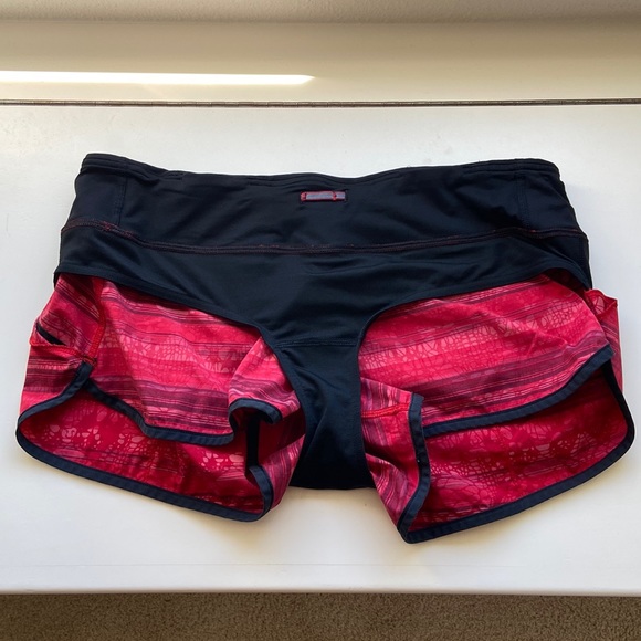 🦄 Lululemon Run: Speed Short in Make Davie Run Crazy Print / Black - Picture 8 of 8
